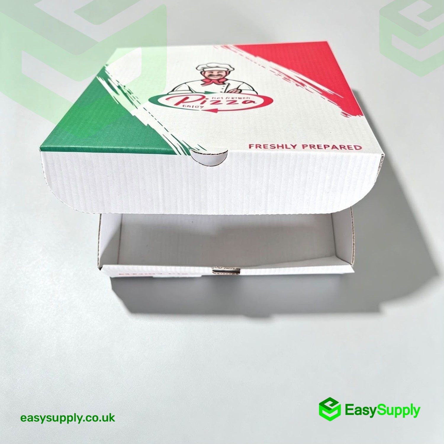 13 inch Italian print pizza box closed, top view of the chef and flag design